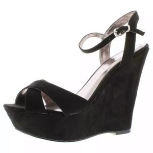 Madden Girl Yvonne Black Wedge Sandals